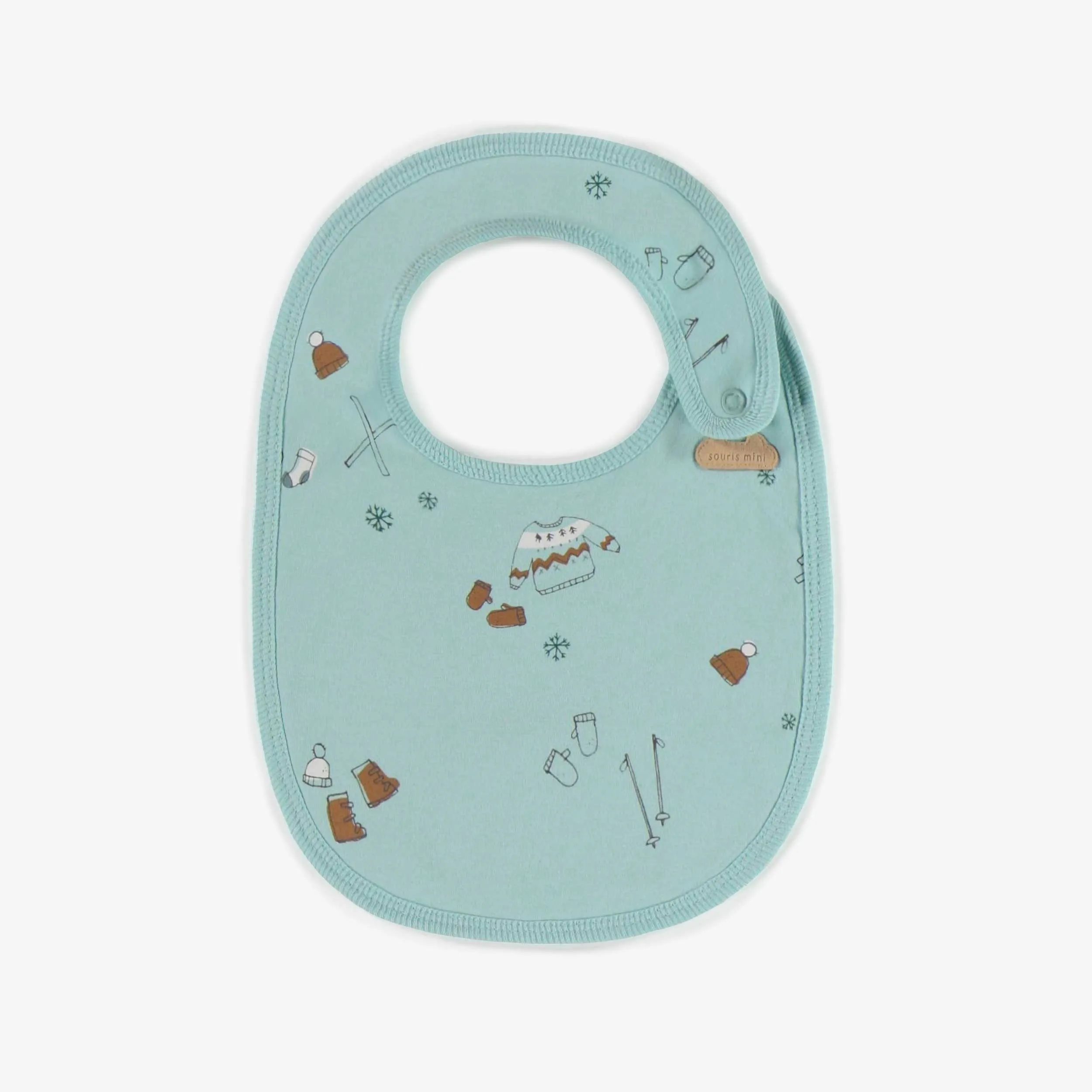 Bavoir bleu pâle à motifs de skis en coton biologique, naissance || Light blue bib with a skiing theme in organic cotton, newborn