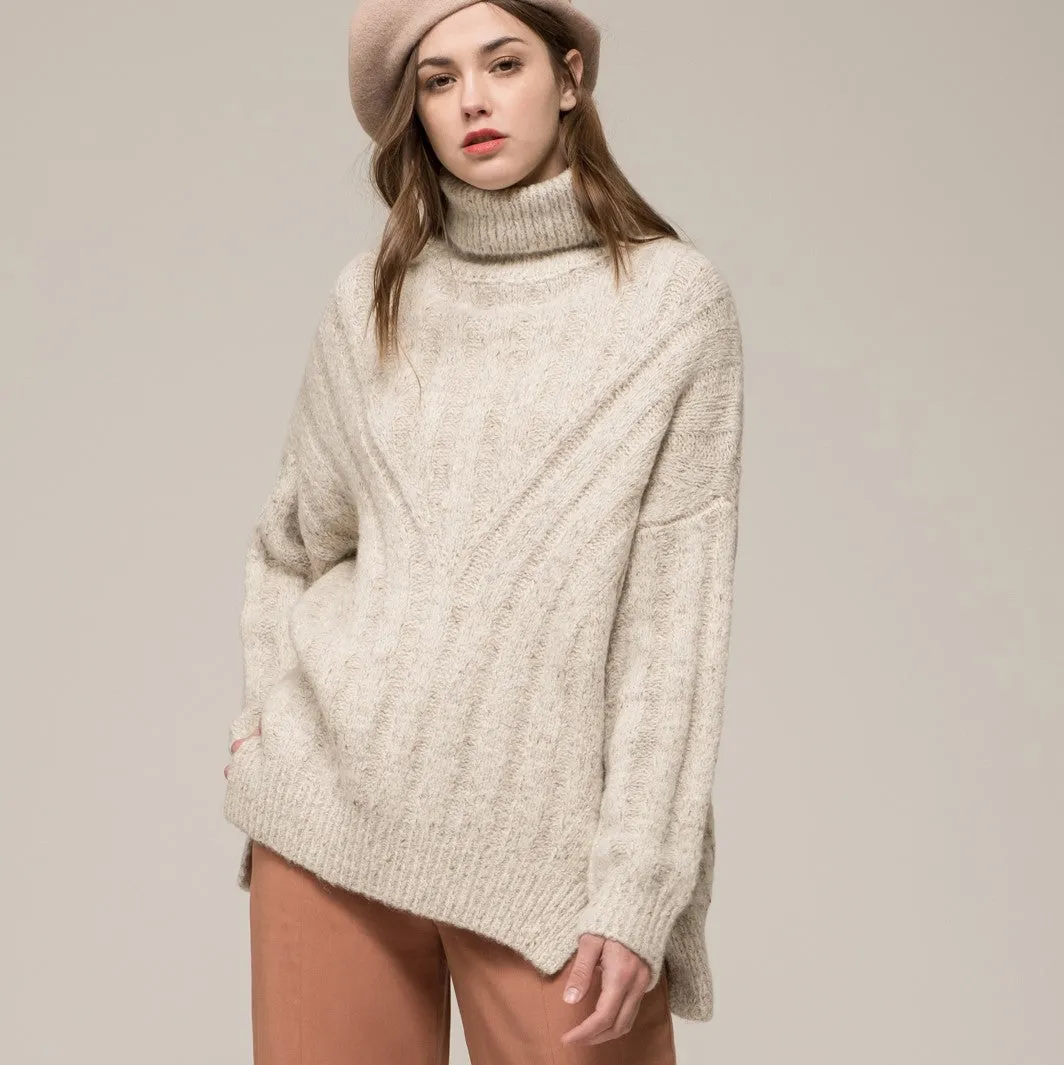 MOON RIVER Lily Oversized Turtleneck
