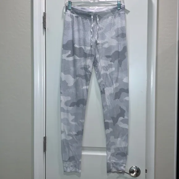 PINK VICTORIA’S SECRET SIZE SMALL NEW SLEEP/LOUNGE PANTS