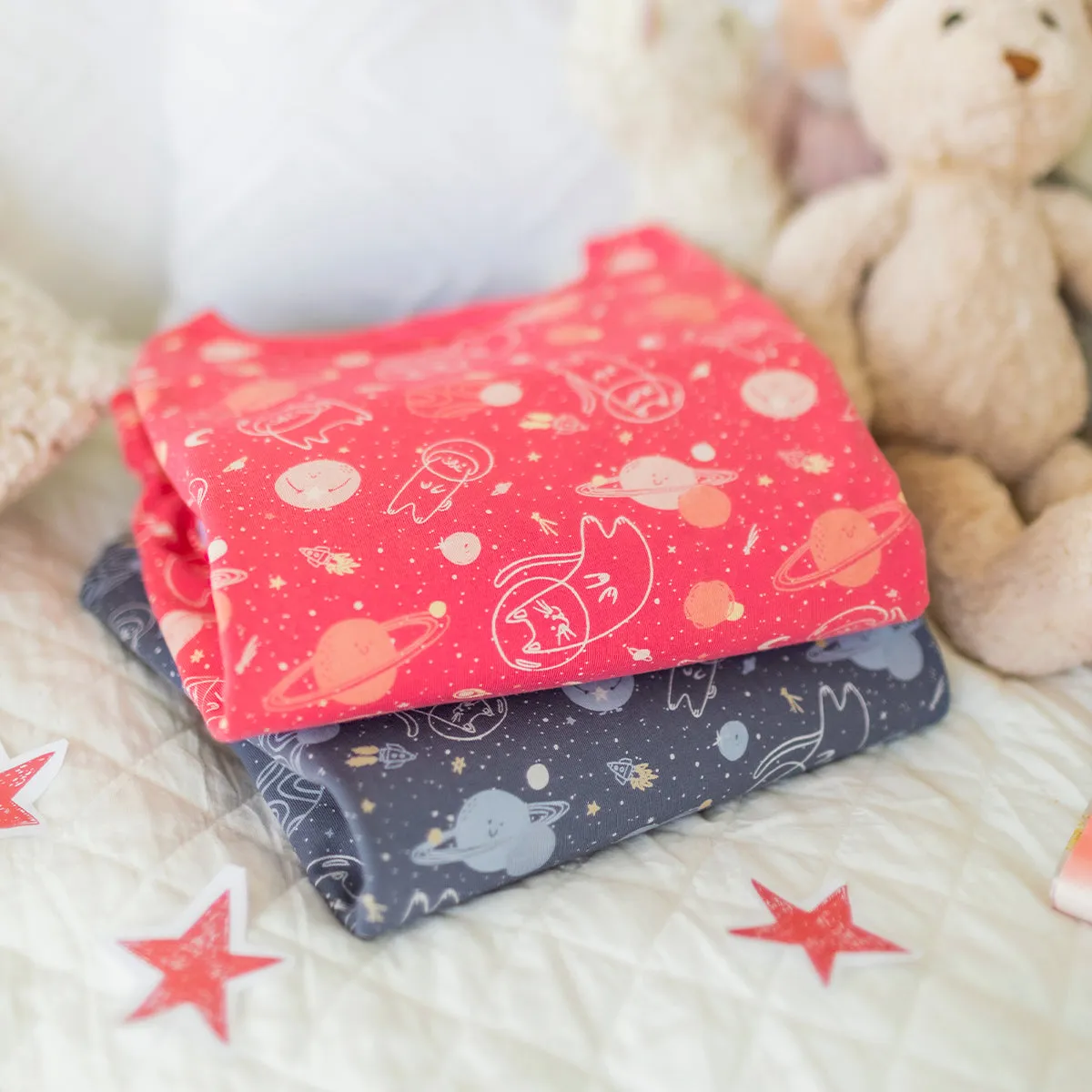 Pyjama deux pièces rose à motifs, enfant || Two piece pink pajamas with all over print, child