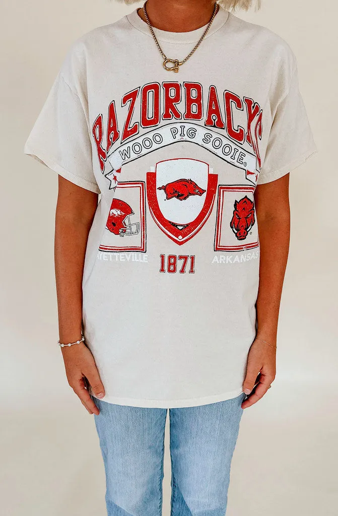 RAZORBACK PREP PATCH GRAPHIC TEE