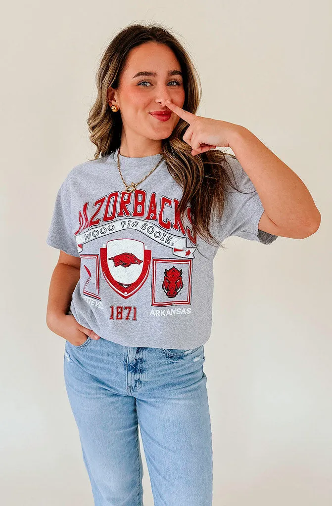 RAZORBACK PREP PATCH GRAPHIC TEE