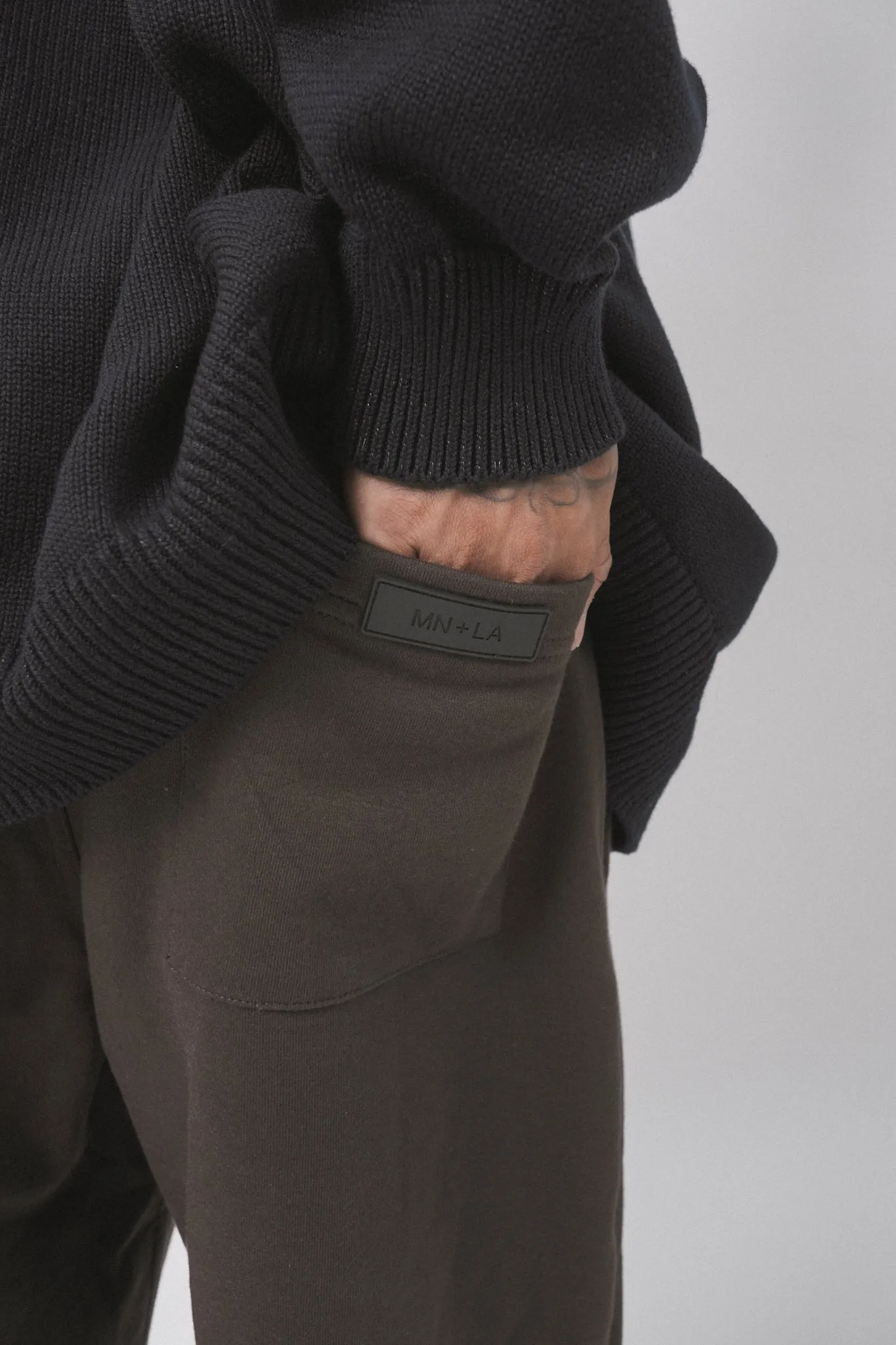 ROGUE SPLIT WIDE PANTS IN CHARCOAL GREY