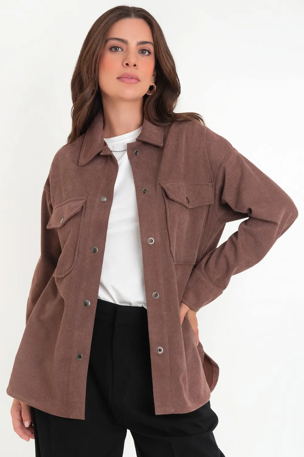 Sobrecamisa oversized de botones en contraste