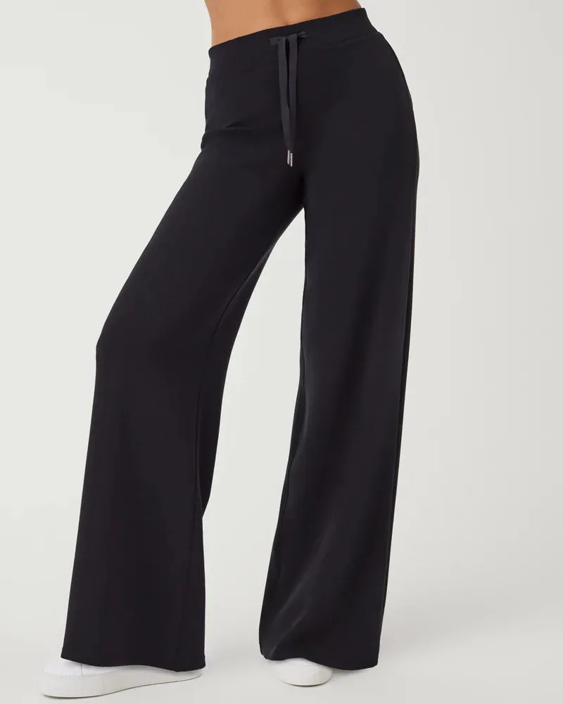 SPANX® AirEssentials Wide Leg Pant Very Black
