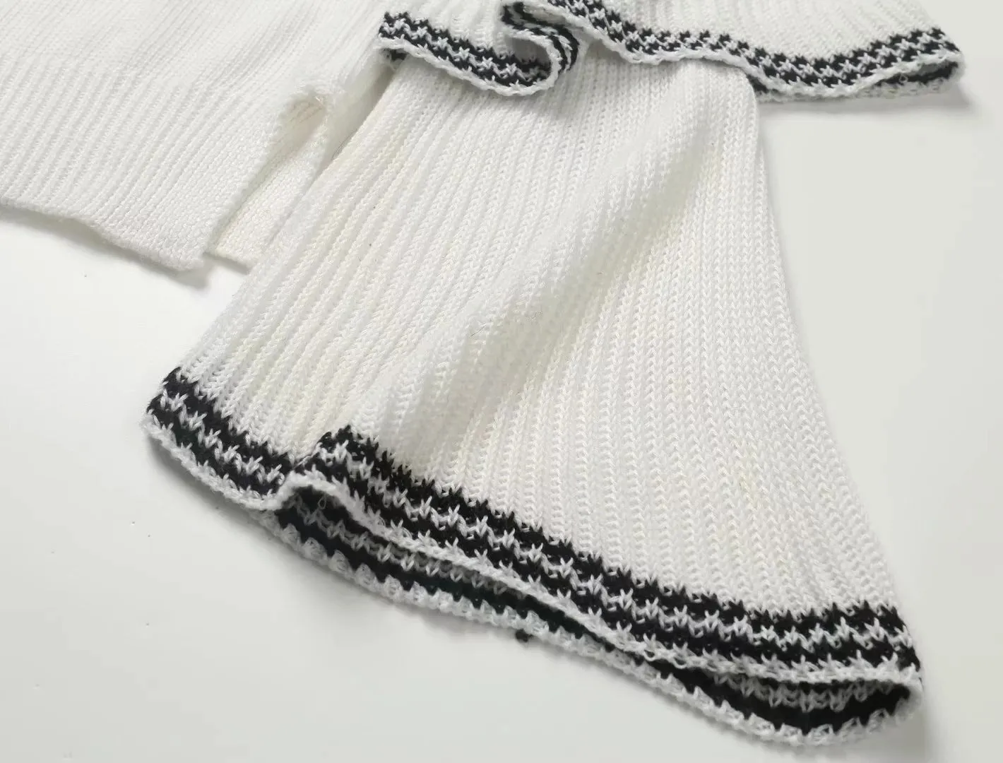 Splicing Hollow-out Flared Sleeve Knit Sweater