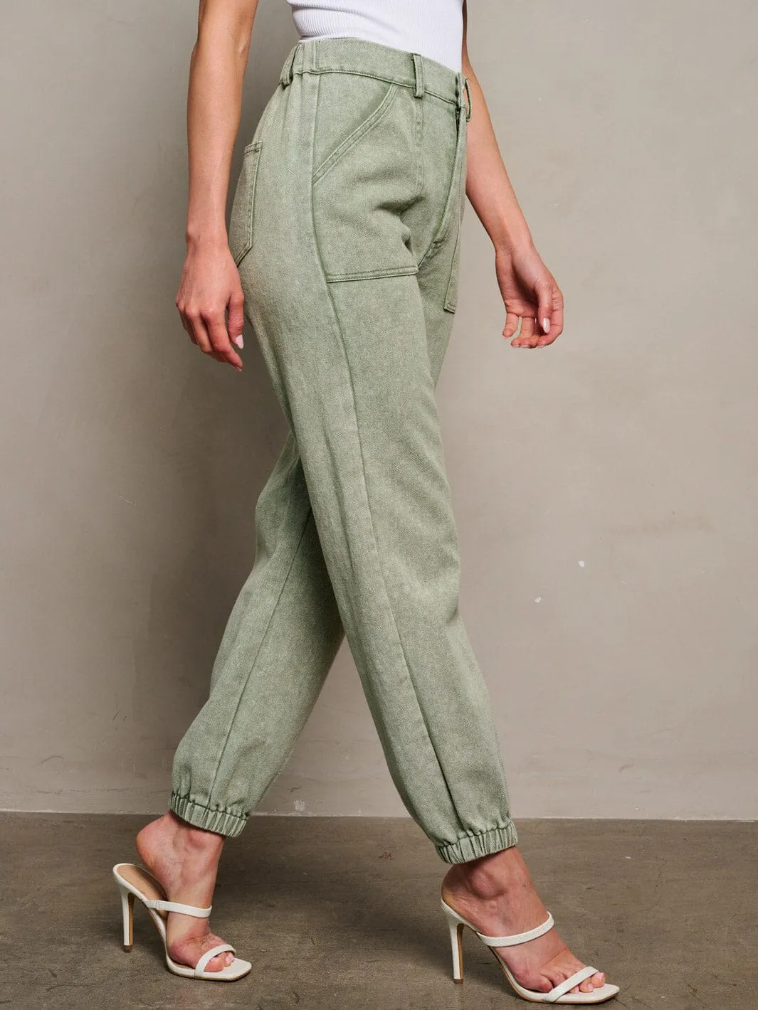 WOMEN'S BUTTON CLOSURE POCKETS DENIM JOGGER LEG PANTS