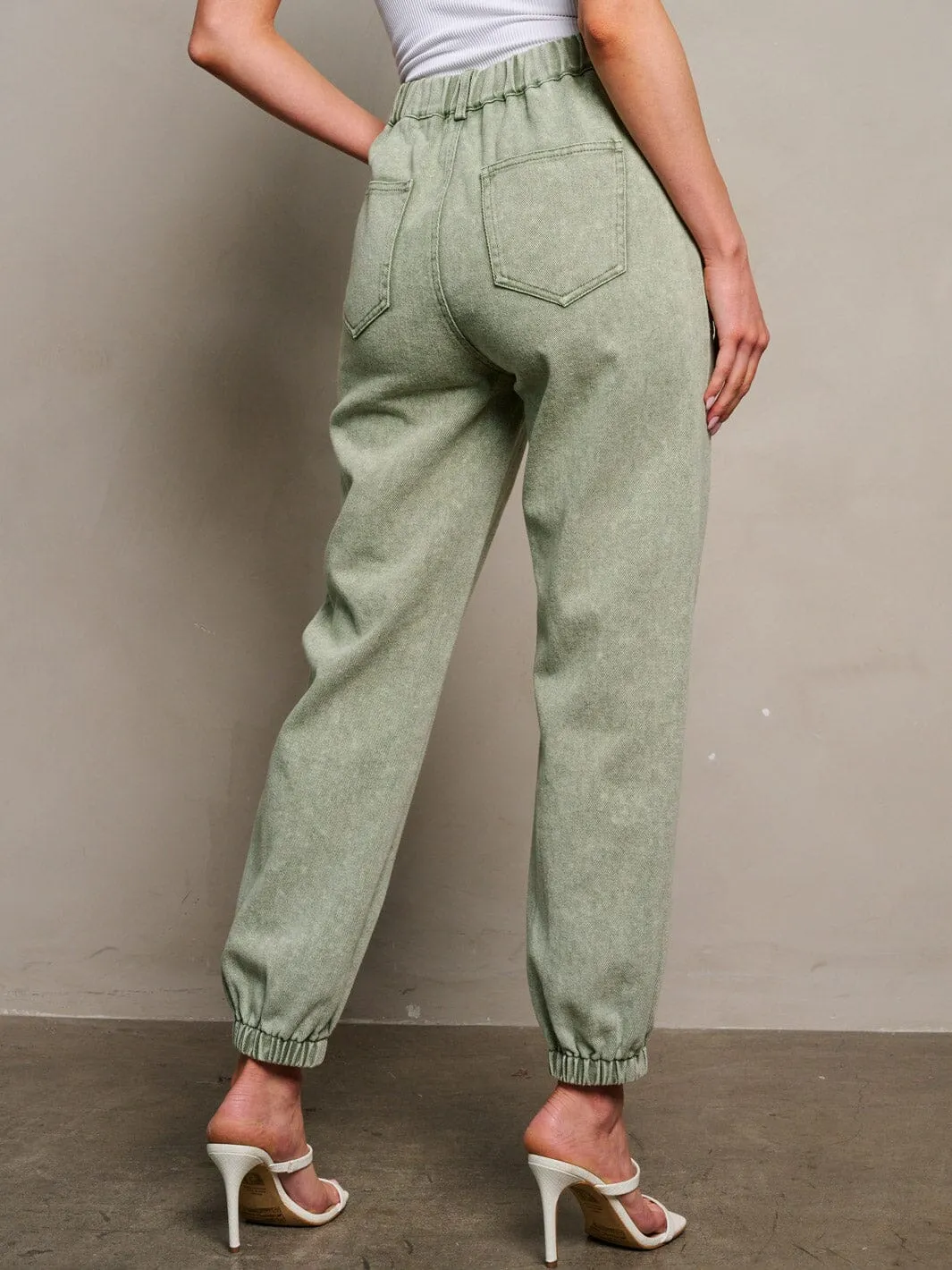 WOMEN'S BUTTON CLOSURE POCKETS DENIM JOGGER LEG PANTS