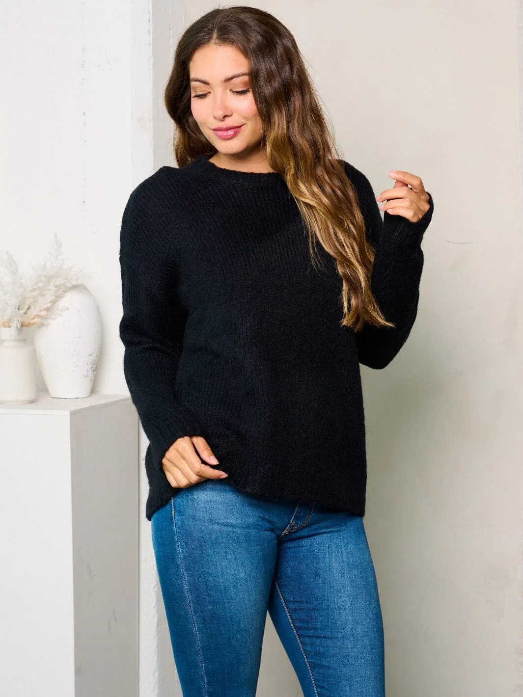 WOMEN'S LONG SLEEVE SOLID KNIT SWEATER